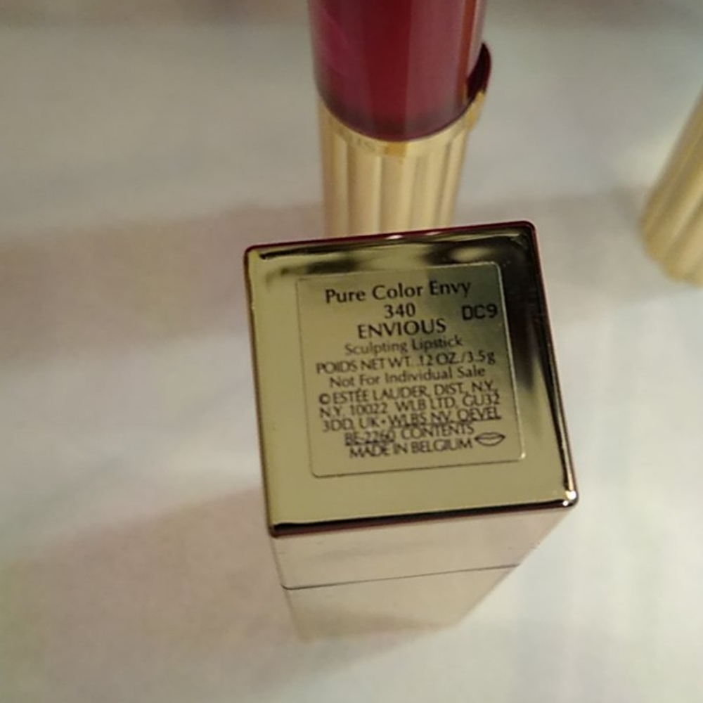 Estee Lauder Makeup - Picture 8 of 8